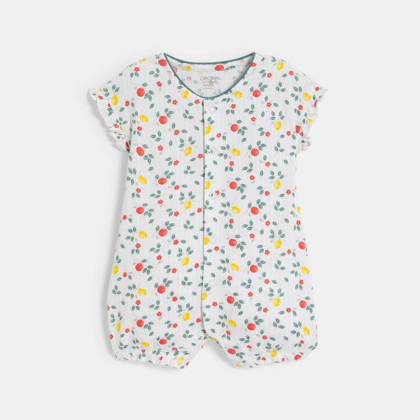 جمبسوت قصيرة من نسيج مزخرف بطبعة الفواكه باللون الأبيض للفتيات الصغيرات